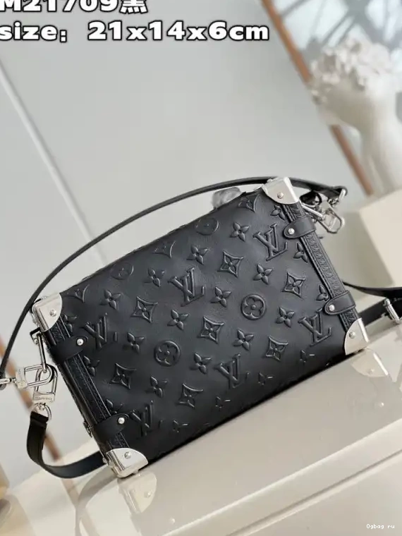 MM VUITTON TRUNK LOUIS SIDE 0425